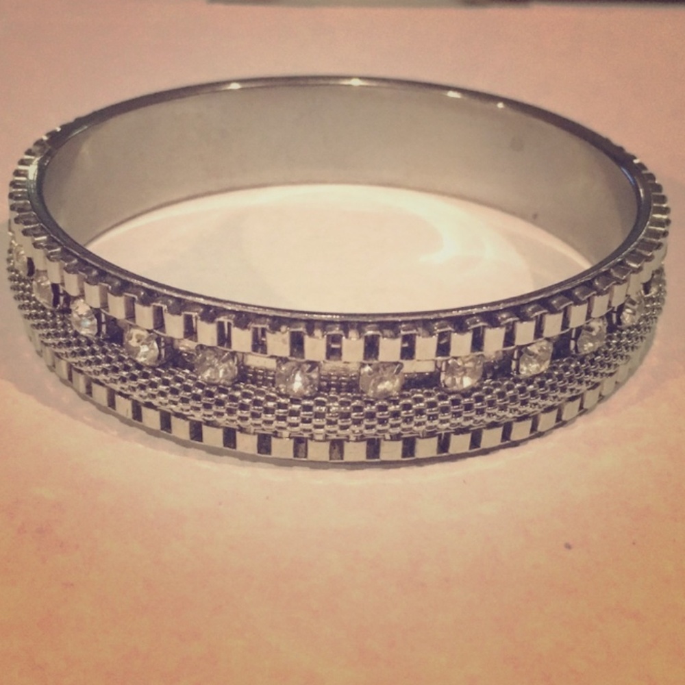 Stunning Bangle bracelet